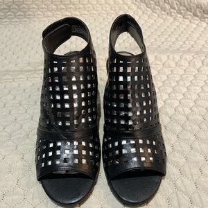 Kim Rogers Black Peep-Toe Cutout Heels